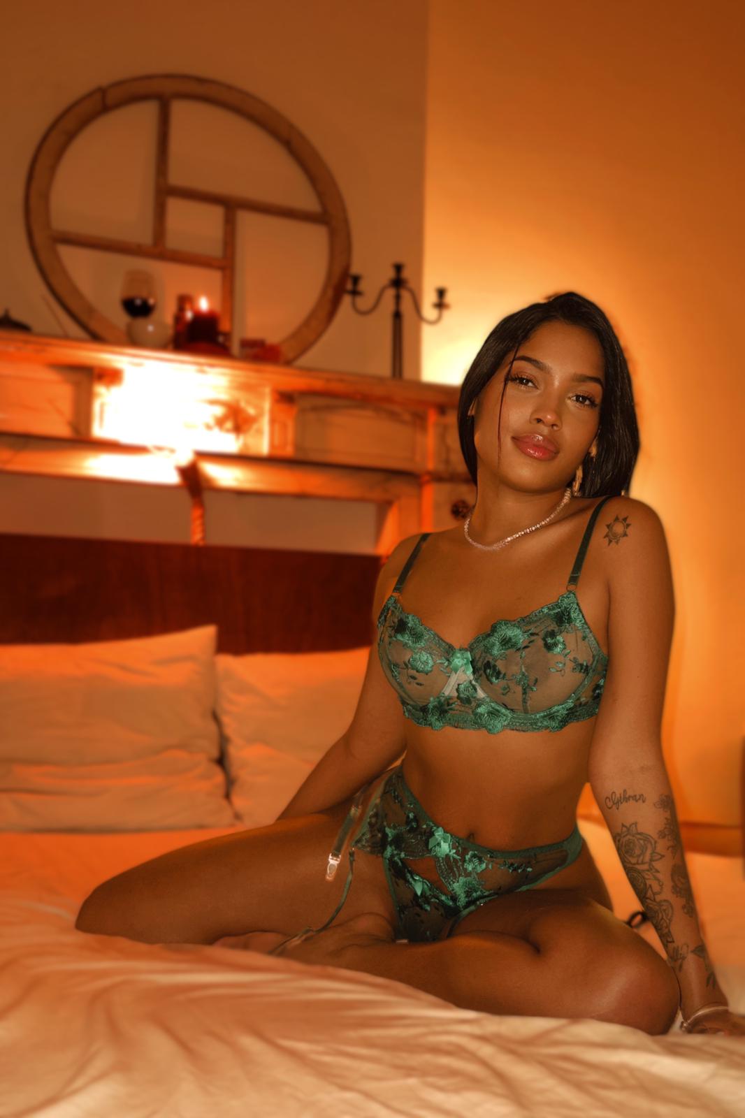 Escort - AURORA - Ibiza Tops